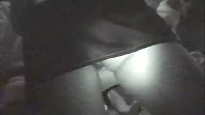 Resto della famiglia nel soggiorno su un comodo divano nuovi siti porno gratis