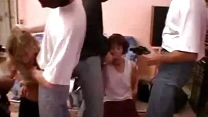 Quella ragazza scattare foto in mutande senza le piu belle pornostar video notare la telecamera nascosta nel camerino