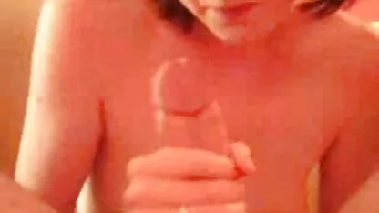 L'uomo ha fatto esplodere una bella ragazza con vestiti rossi film porno i piu belli