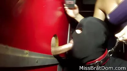 Bruna affascinante ottiene forte più bel film porno orgasmo e non è realistico dal vibratore