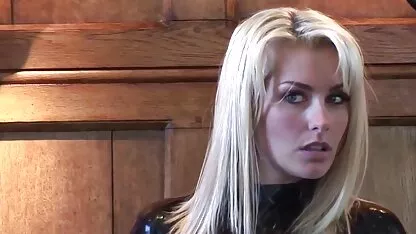 Puttane Stara mostra i film piu belli porno la sua figa pelosa