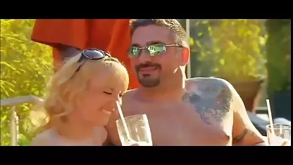 Mistress ama tirando i capezzoli del film porno migliore suo schiavo