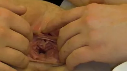 Nonno chiamato una puttana e il suo cazzo sul divano i più bei video porno gratis