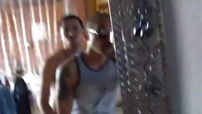 In piedi bagnato il joint di il due su lesbica giovane i più bei video porno gratis