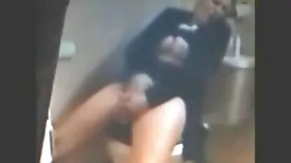 Bellezza massaggiando il clitoride con i movimenti delle dita di esperti film porno gratis i migliori
