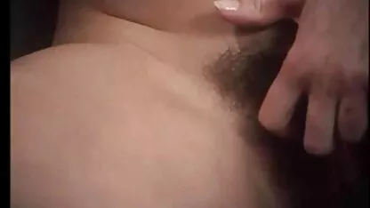 Una ragazza magra avvitando se stessa film porno gratis belli con un piccolo fallo in natura