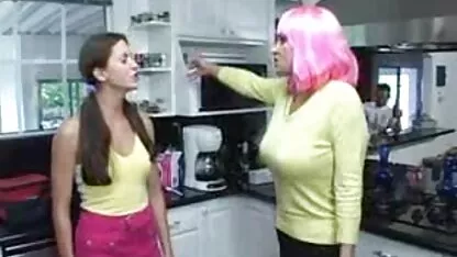 Ragazze appassionato cums da dildo film porno migliori in culo