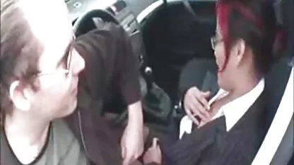 La giovane ragazza si masturba attivamente un film porno italiani migliori pene per il vecchio