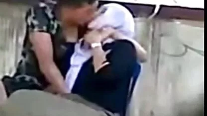 Lass magra con i film piu belli porno tacchi alti dà un pompino a un uomo