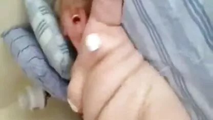 Un paio di bella puttana in le migliori pornostar video calze giocando con vibratore rosa