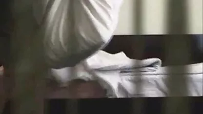 Due spogliarelliste in calze servono migliori film porno con trama un uomo