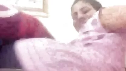 Cool ragazze accarezzano la posa miglior film porno delle forbici