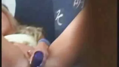 Le donne succhiare il pene di gomma video porno gratis piu visti attraverso il muro e ottiene crema sul suo viso