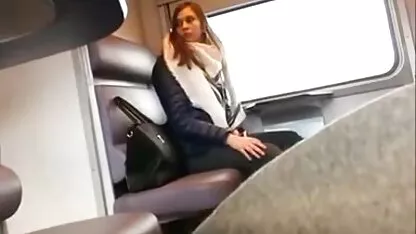 Bionda mostra i suoi seni un po i migliori video erotici ' nella fotocamera