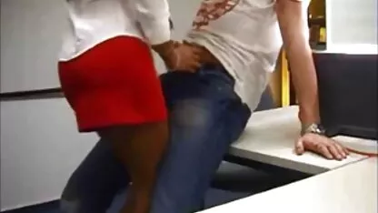 Ragazza piena di lussuria prende in bocca e buco i migliori film porno del mondo del culo anale