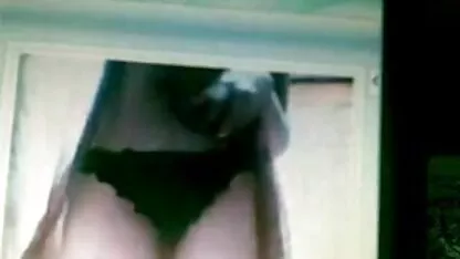 Un uomo che ferito leccare i i migliori film porno con trama capezzoli di un Giapponese Infermiera